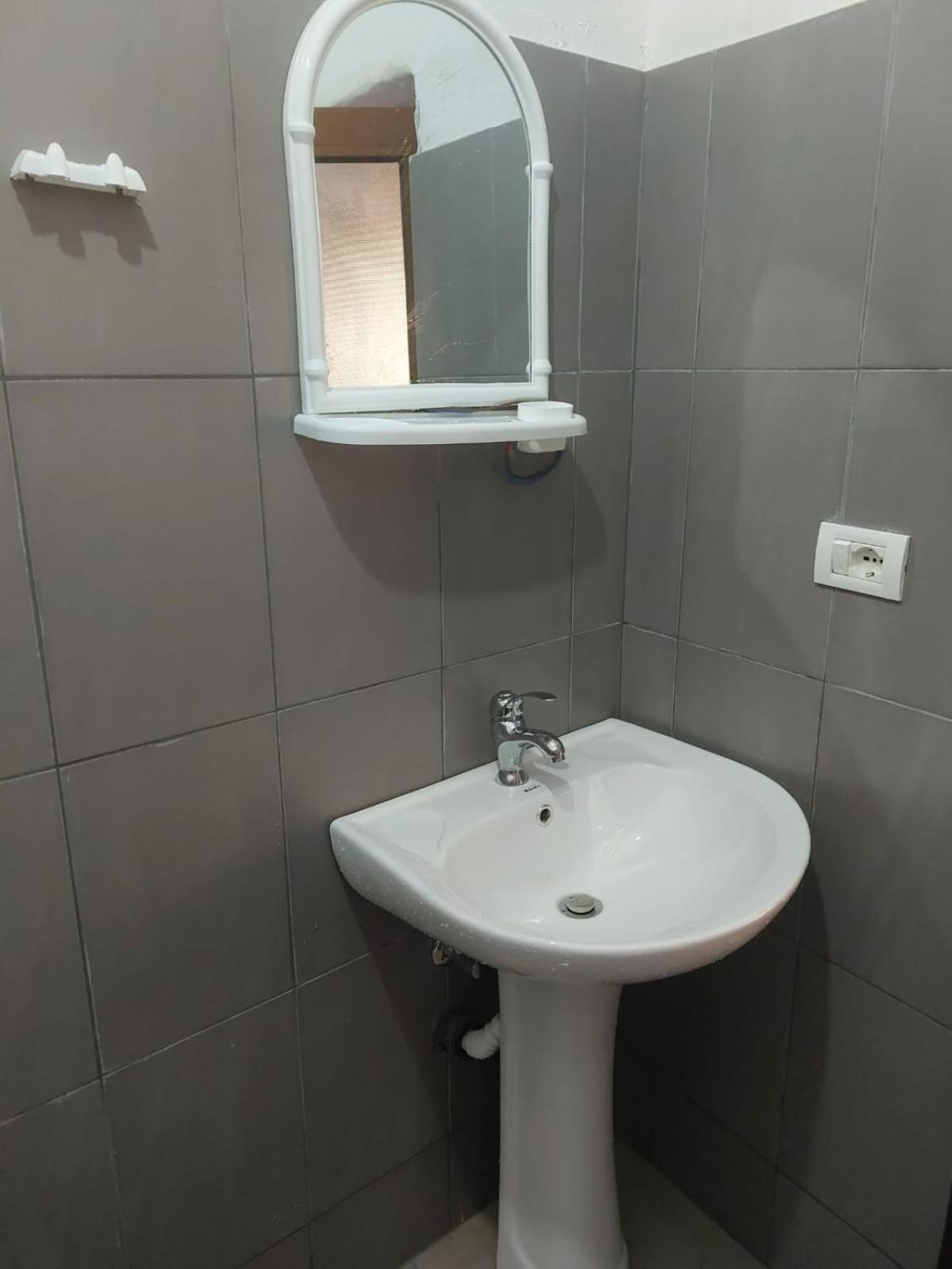 Guest House Xhaferaj Berat Exterior photo
