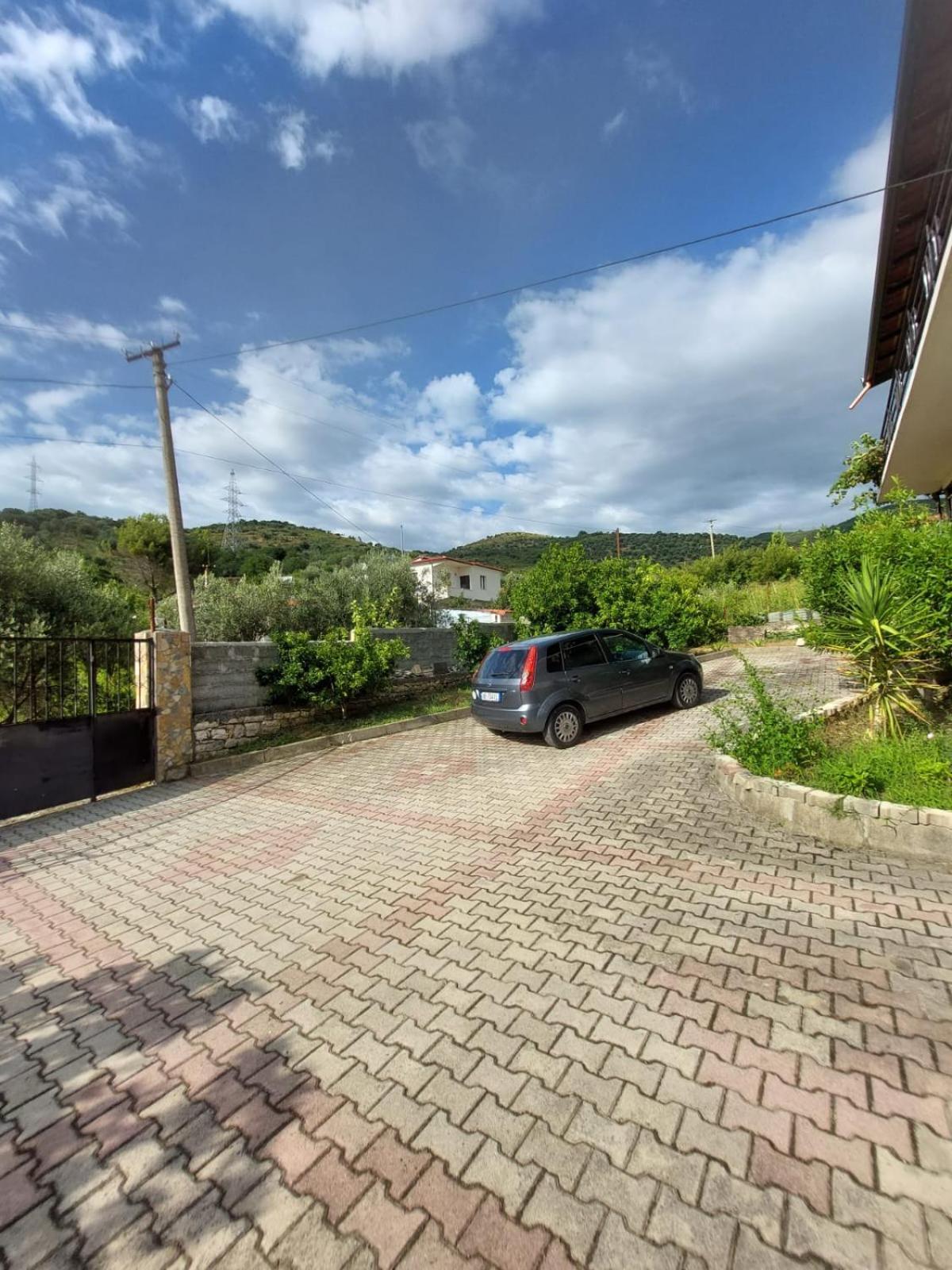 Guest House Xhaferaj Berat Exterior photo